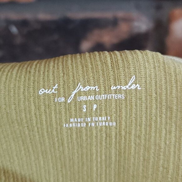 Out From Under Jackie Ribbed Seamless Cropped Halter Top in Green Women's S - Picture 7 of 7